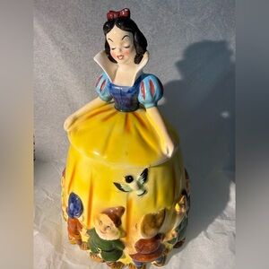 Vintage Walt Disney Snow White Ceramic Cookie Jar